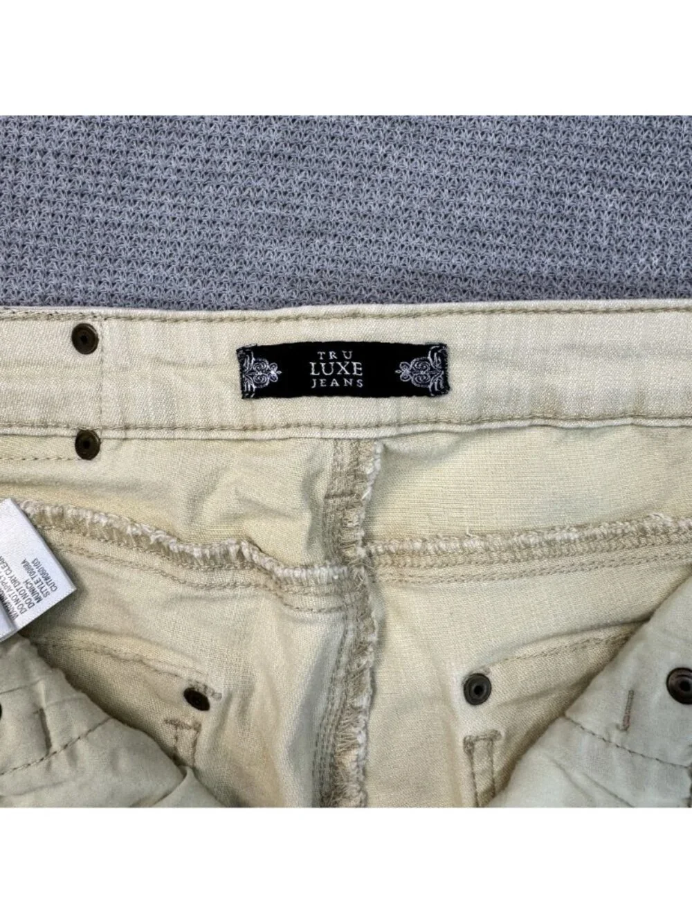 Tru Luxe Denim Capris Womens Size 14 Beige Embellished Studded Back Pockets